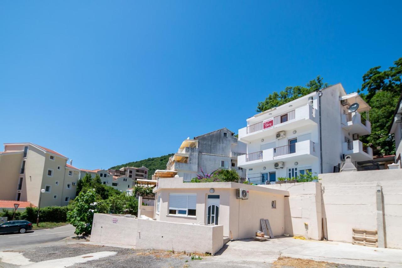 Apartments Vjera Petrovac na moru Exterior foto