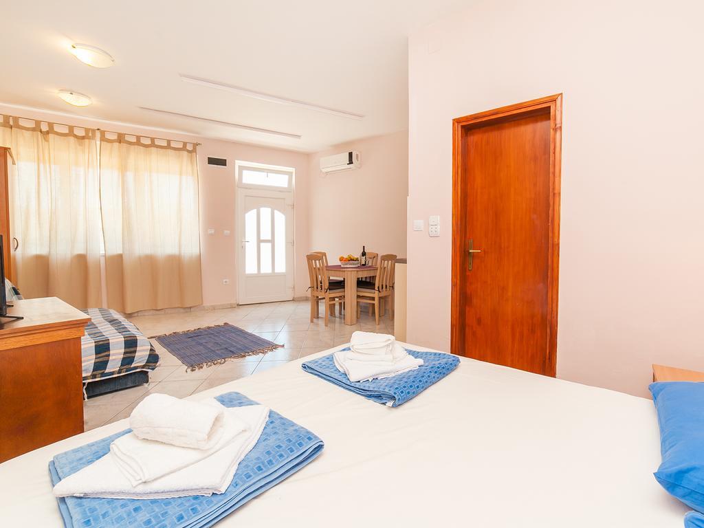 Apartments Vjera Petrovac na moru Exterior foto